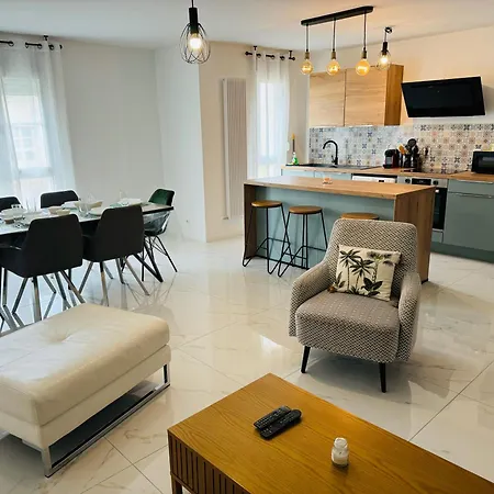 Premium 4 Stars - Antigone Apartment